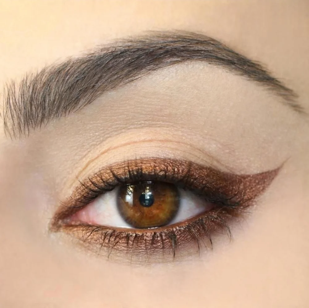 Bronze metallic eyeliner